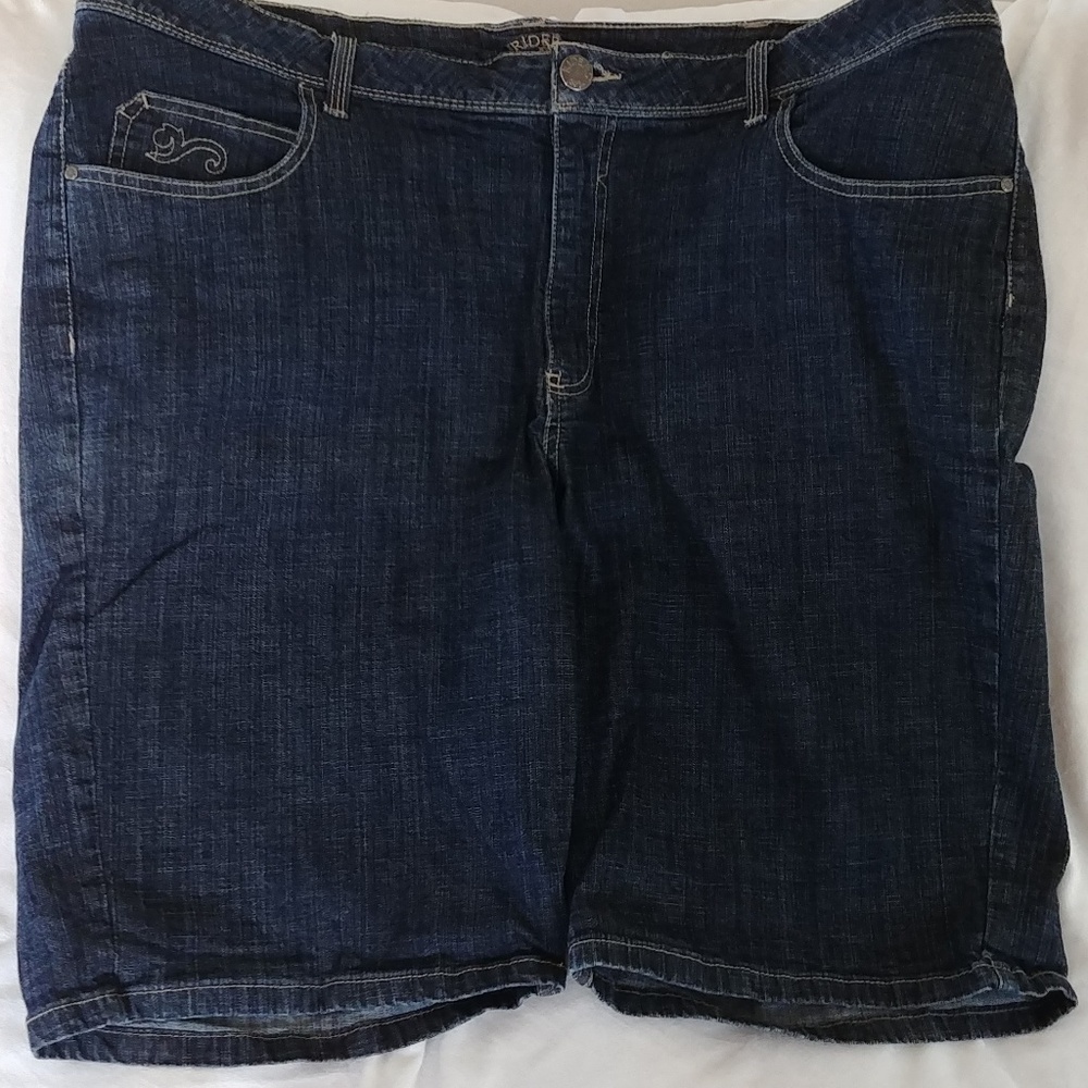 Size 22w Riders by Lee shorts